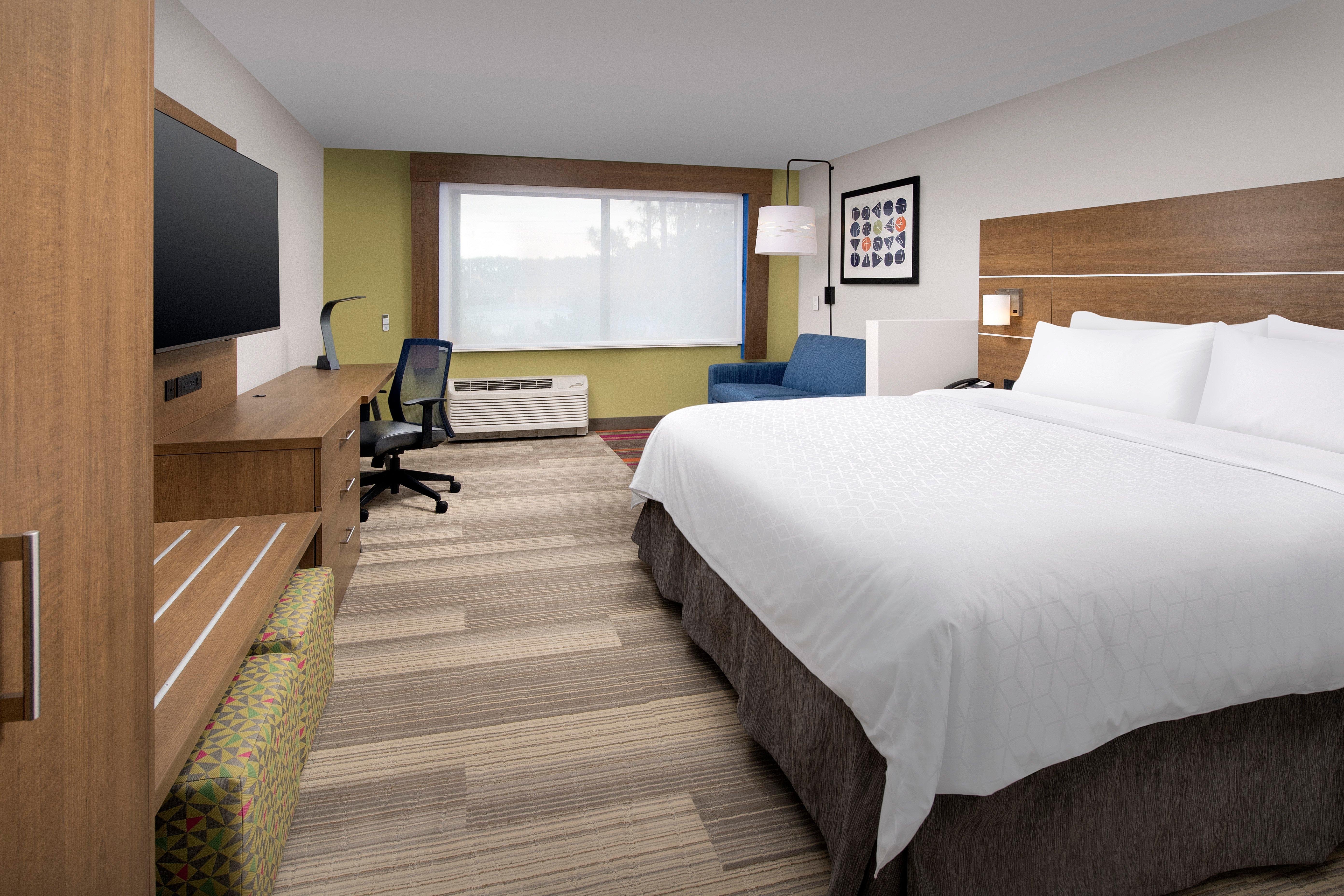 Holiday Inn Express & Suites - North Brunswick By Ihg Exterior photo