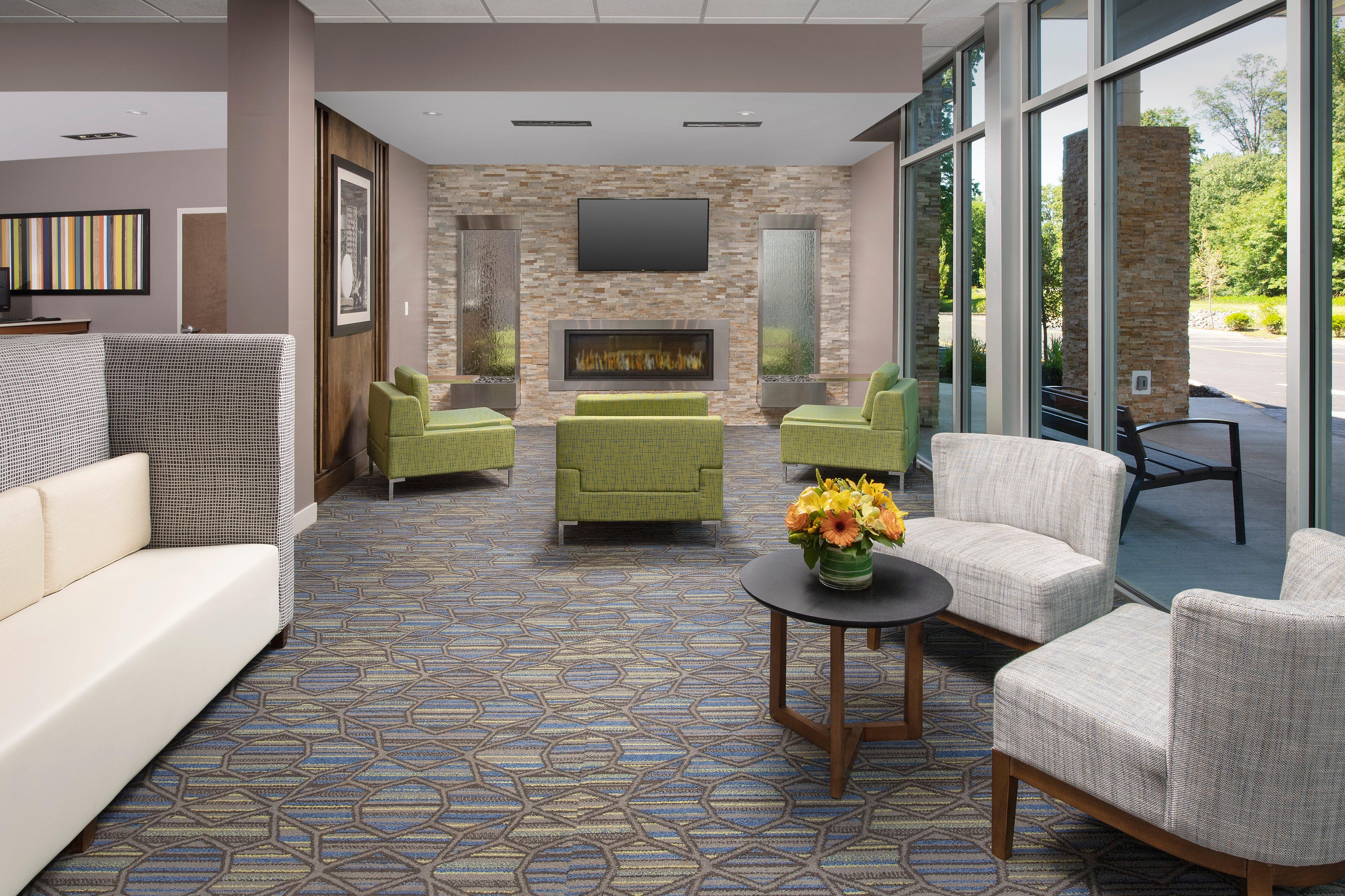 Holiday Inn Express & Suites - North Brunswick By Ihg Exterior photo