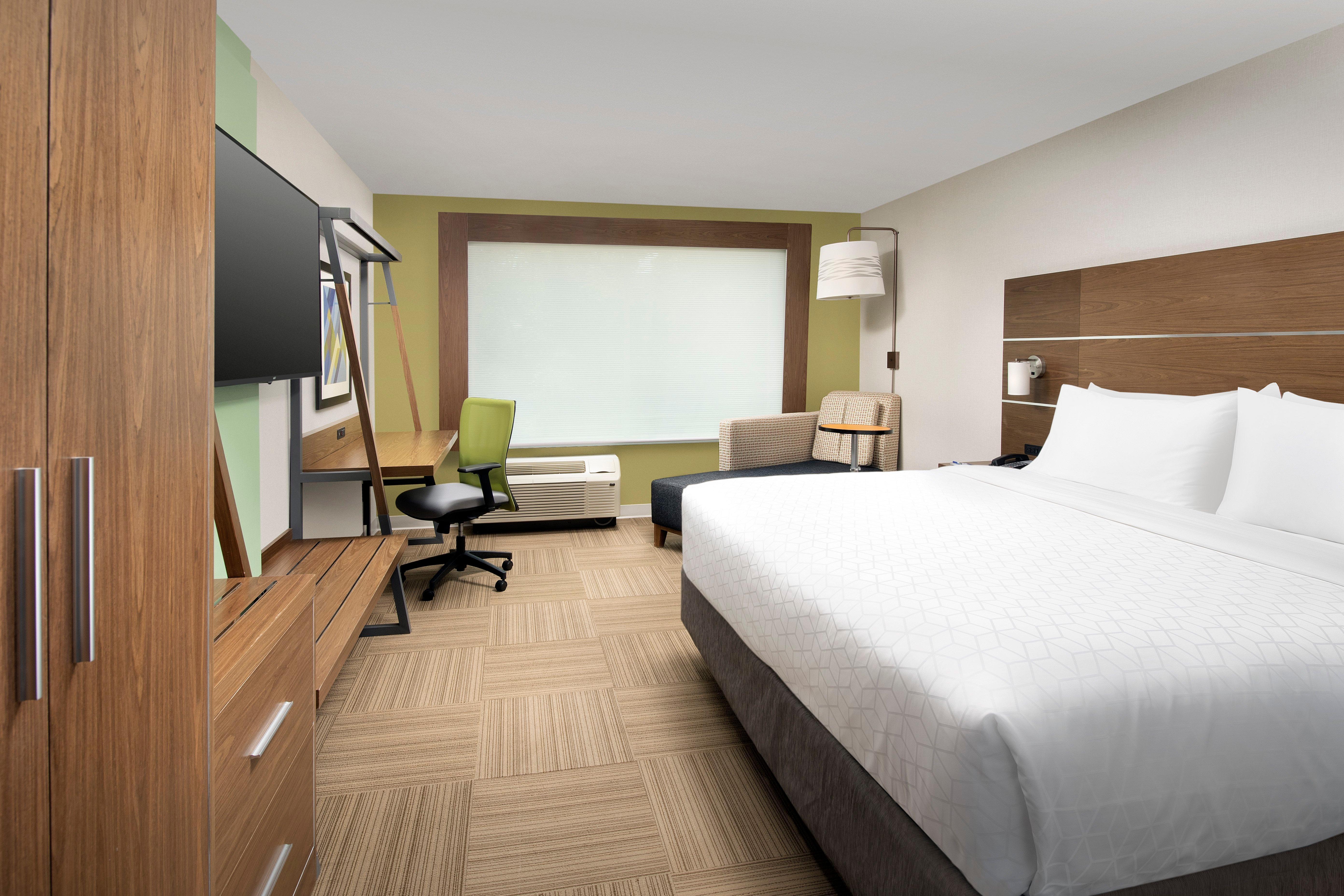 Holiday Inn Express & Suites - North Brunswick By Ihg Exterior photo